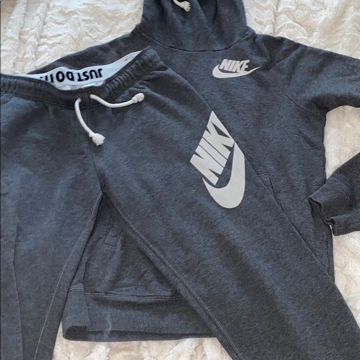 Nike Rare Joggers Sweatpants And Cowl Neck Sweatshirt Set. Xs Bottoms Xs Sweater Cowl Neck Sweatshirt, Nike Pants, Sweatshirt Set, Logo Set, Jogger Sweatpants, Nike Logo, Cowl Neck, Nike Women, Pant Jumpsuit