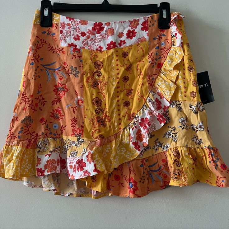 Nwt Forever 21 Floral Skirt. Size Medium But Would Say It Fits Like A Small Will Accept Bundles And Reasonable Offers Spring Bohemian Short Mini Skirt, Stretch Mini Skirt For Summer Brunch, Summer Floral Print Short Skort, Bohemian Short Mini Skirt For Spring, Summer Multicolor Floral Print Skort, Short Floral Print Skirt For Spring, Multicolor Mini Bottoms For Summer, Multicolor Mini Length Summer Bottoms, Multicolor Fitted Bottoms For Brunch