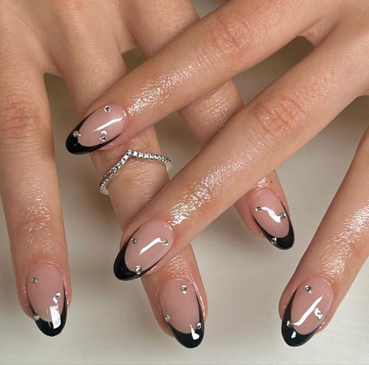 Nails Minimalist, Hoco Nails, Unghie Sfumate, Kutek Disney, Minimalist Nail, Minimal Nails, Soft Nails, Round Nails, Gem Nails