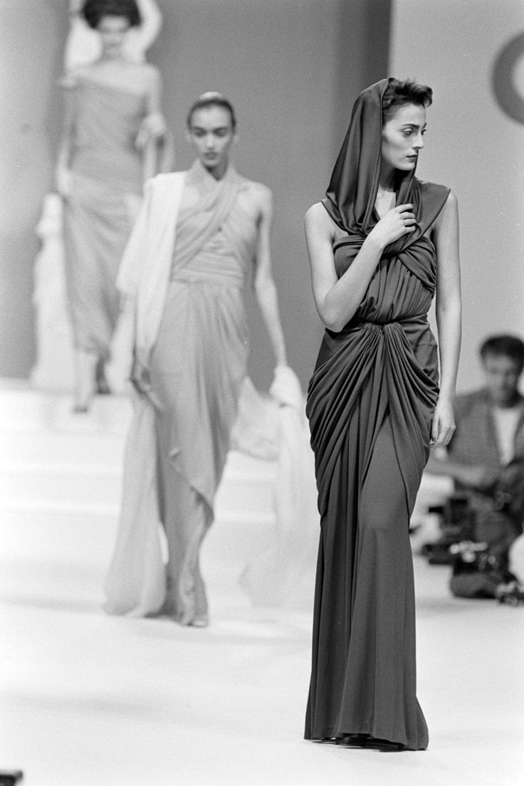 A Look Back at Madame Gres [PHOTOS] – WWD Madame Gres, Fashion Figures, Couture Gowns, Dresses To Wear To A Wedding, Photoshoot Inspiration, Hollywood Glamour, Historical Fashion, Model Poses, Fashion History