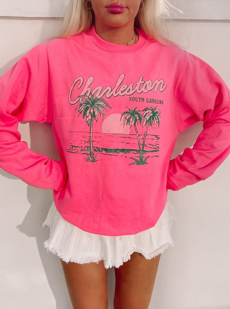 Trendy Spring Beach Sweatshirt, Trendy Sweatshirt For Beach In Spring, Spring Beach Cotton Sweatshirt, Spring Beach Long Sleeve Sweatshirt, Spring Long Sleeve Sweatshirt For Beach, Summer Vacation Sweatshirt With Letter Print, Casual Pink Beach Sweatshirt, Pink Cotton Top With Palm Tree Print, Pink Summer Vacation Sweatshirt