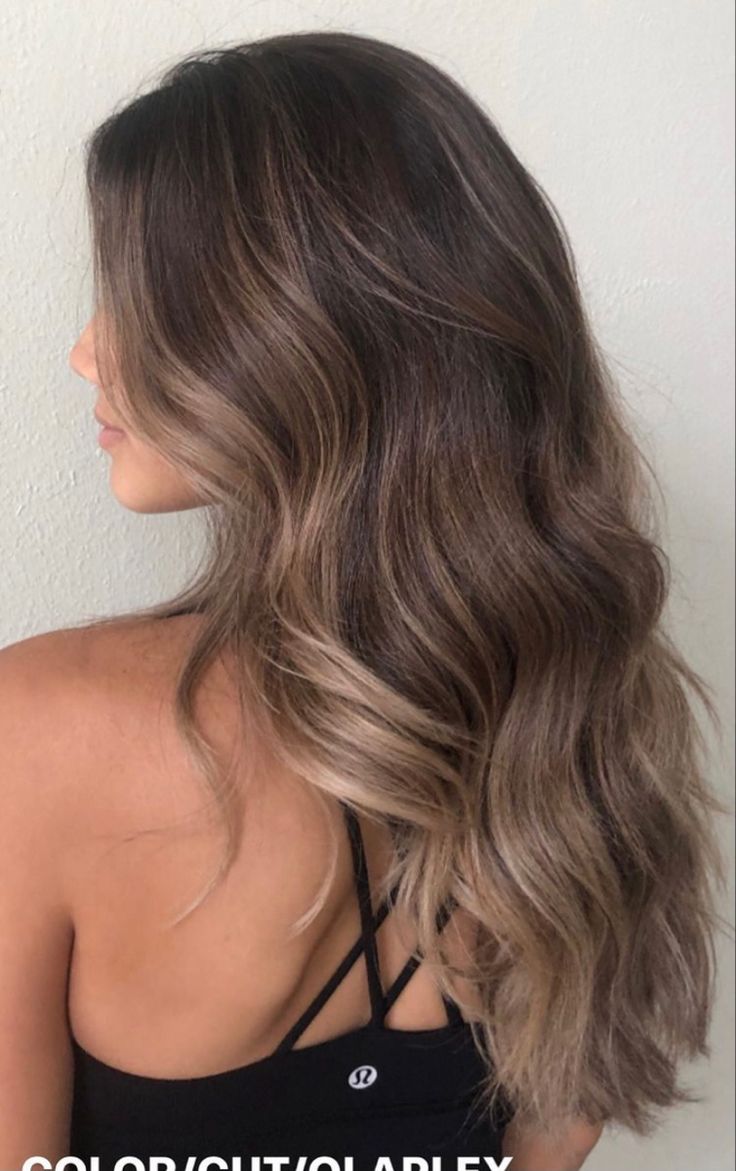 Brunette Subtle Balayage Hair, Medium Brown Hair With Babylights, Light Brunette Hair, Rambut Brunette, Dark Brunette Hair, Brown Hair Looks, Brown Hair Inspo, Brunette Hair With Highlights, Subtle Highlights