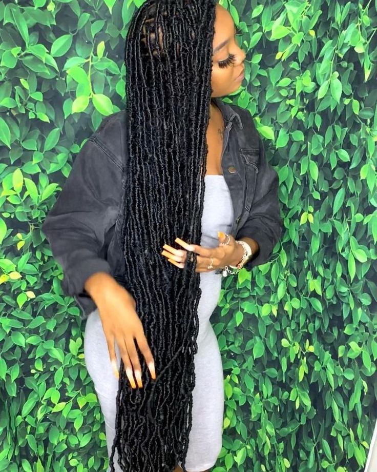 Extended Soft Locs, Locks Braids, Colorful People, Soft Locs, Twisted Hair, Senegalese Twists, Faux Locs Hairstyles, Braids Hairstyles Pictures, Braids Locs