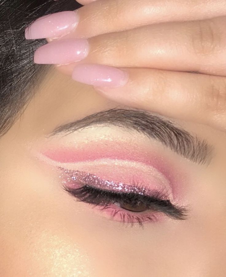 Barbie Themed Eye Makeup, Light Pink Makeup For Quince, Light Pink Eyeshadow Looks With Glitter, Light Pink Makeup Ideas, Pink Quince Makeup Looks Full Face, Light Pink Quince Makeup, Light Pink Outfit Ideas, Pink Cut Crease Eyeshadow, Sweet 16 Makeup