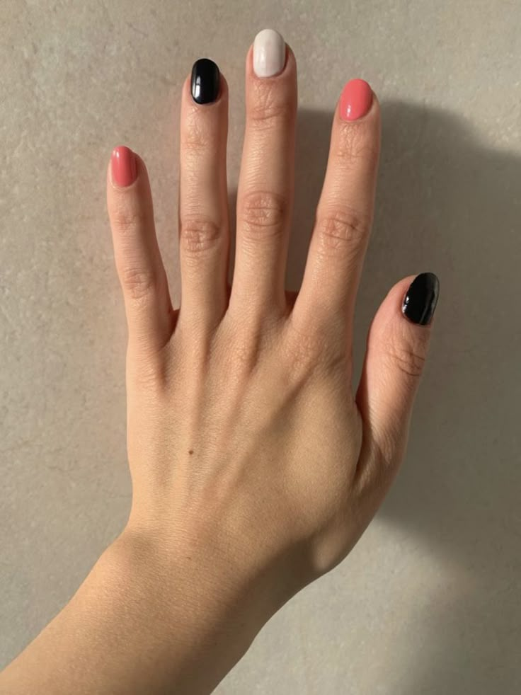 Harry Styles Nail Art, One Color Nail, Michael And Tori, Pleasing Nails, Silly Nails, One Direction Nails, Decorate Nails, Youtube Painting, Splatter Nails