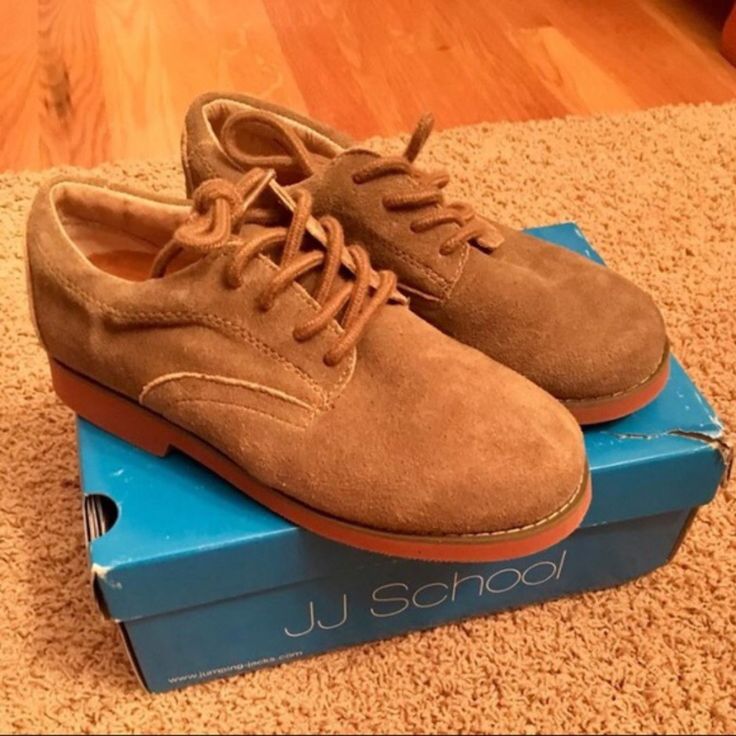 Tan Suede Leather Oxfords Lace Up New In Box(Wrong Box) Size 10 (Mens) Well Made Leather Oxfords At A Great Price School Shoes, Tan Suede, Suede Leather, Derby, Men's Shoes, Oxford, Size 10, Man Shop, Lace Up