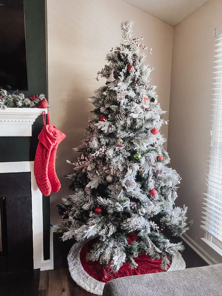 a decorated christmas tree in a living room