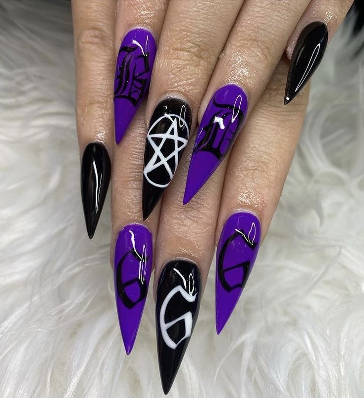 Flower Acrylic Nails, Beach Nails Art, Spring Nails 2023, 2023 Beach, Holloween Nails, Nails Flower, Witchy Nails, Band Nails, Black Acrylic Nails