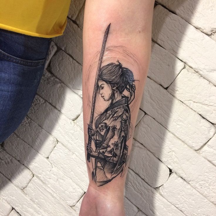 Female Samurai Tattoo, Ninja Tattoo, Aesthetic Tattoo Ideas, Geisha Tattoo Design, Samurai Girl, Samurai Tattoo Design, Geisha Tattoo, Samurai Tattoo, Japanese Tattoo Art