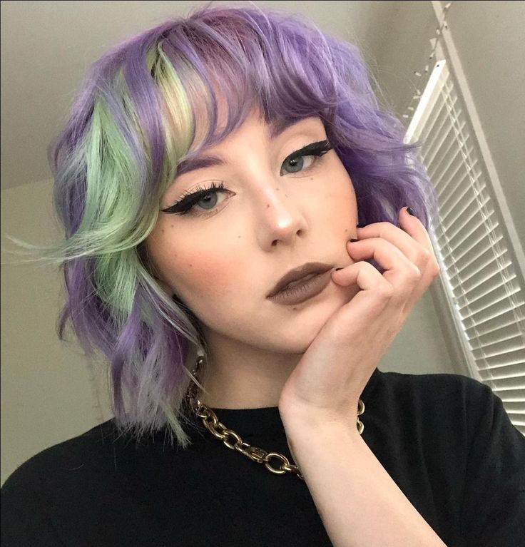 Hair Color Inspiration Medium Length, Shirt Colored Hair, Purple Hair Dye Ideas Short Hair, Purple Green Hair Short, Moss Colored Hair, Pastel Green And Purple Hair, Hair Colour Ideas Green, Purple With Green Hair, Green Jellyfish Hair