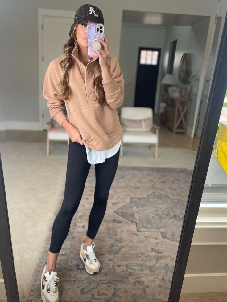 Nike Excee Outfits, Nike Excee, Nike Fontanka Waffle, Nike Fontanka, Sports Mom Outfit, Athleta Outfits, Cute Sneaker Outfits, Nike Women Outfits, Nike Sneakers Outfit