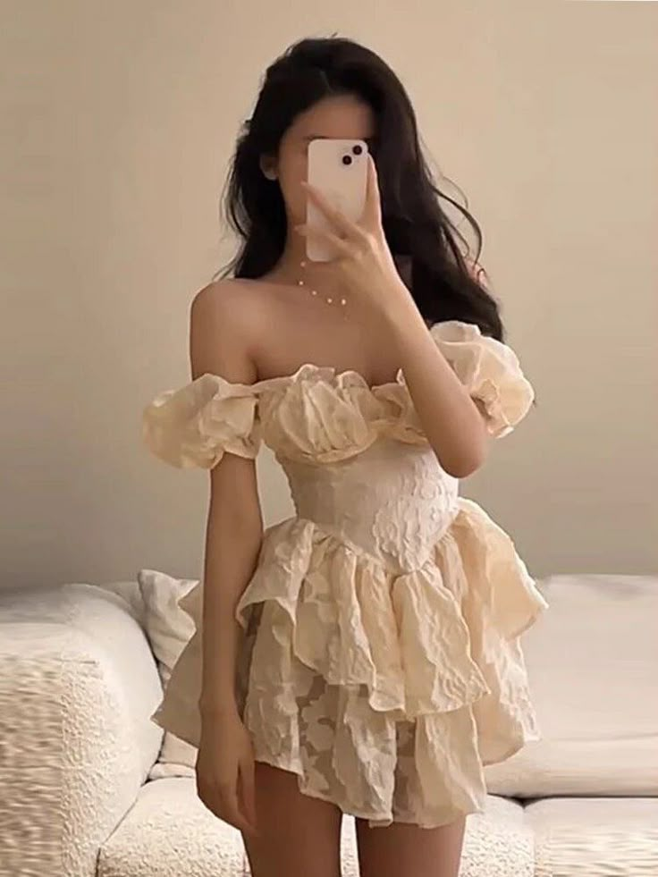 Product Show：Cake A-line Lotus Leaf Mini Dress Size SelectionSize suggestion: Please choose the most suitable size based on your weight (kg)40-47.5kg S47.5-55kg M55-62.5kg L Mini Dress Lace, Cake Mini, 파티 드레스, Strap Dresses, Dress Cake, Dress Aesthetic, Retro Party, Suspender Dress, Sweetheart Neck