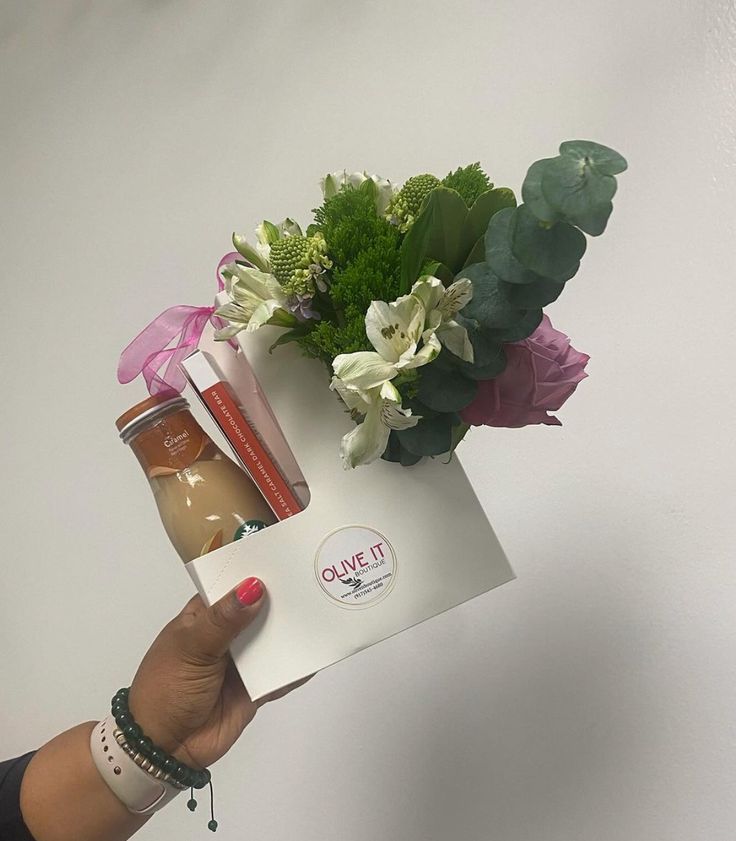 fresh Flowers Coffee And Flowers Gift, Coffee Bouquet Gift, Coffee Bouquet, Juice Truck, Year End Teacher Gifts, Grace Flower, Millenial Pink, Milk Chocolate Bar, Nassau County