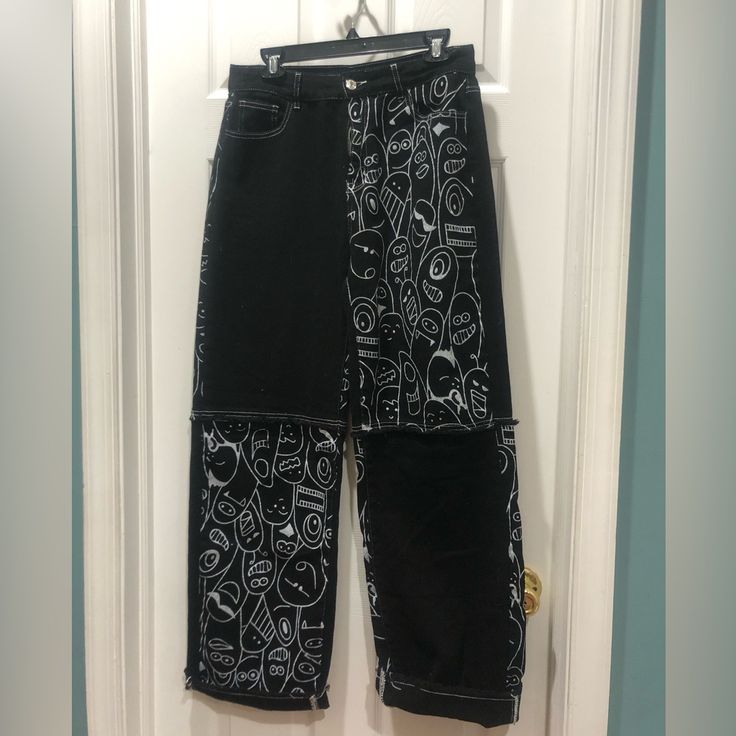 Boyfriend Fit Jeans. Black With Design. Size Large, But Fits Like A Medium. They Are A Baggier Fit. Never Worn. Black Cotton Jeans With Graphic Print, Black Graphic Print Jeans For Spring, Spring Graphic Print Black Jeans, Trendy Black Everyday Jeans, Black Jeans For Everyday Summer Wear, Trendy Black Cotton Jeans, Everyday Black Summer Jeans, Black Graphic Print Jeans, Trendy Black Cropped Jeans