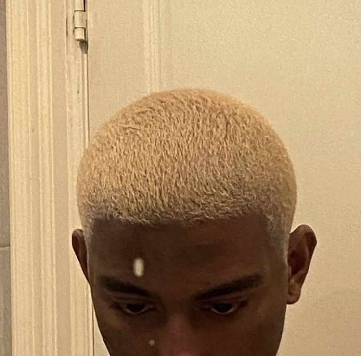 Blonde Hair Color Ideas Men, Alistair Carstairs, Colored Buzzcut, Dyed Haircuts, Buzz Cut For Men, Bleached Hair Men, Flame Hair, Dyed Hair Men, Shaved Hair Designs