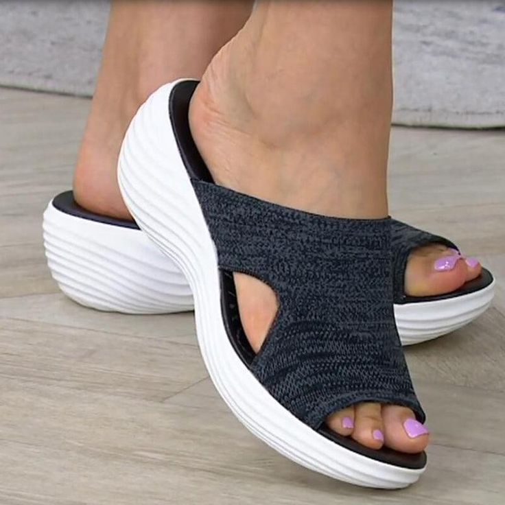 Overview:2022 Summer Women's Slippers Casual Lightweight Ladies Flat Slides Fashion Solid Color Beach Slippers for Women Female Shoes Product information: Material: Meshstyle: CasualColor: blue, grey, pink Size Information:Size: 35,36,37,38,39,40,41,42,43 Length(cm) 22.5 23 23.5 24 24.5 25 25.5 26 26.5 Length(inch) 8.9 9.1 9.3 9.4 9.6 9.8 10 10.2 10.4 CN 35 36 37 38 39 40 41 42 43 US 4.5 5 6 7 7.5 8 9 10 11 UK 2.5 3 4 5 5.5 6.5 7 8 8.5 EU 35 36 37 38 39 40 41 42 43 Package:Sandals*1 Cross Shoes, Ladies Slides, Orthopedic Sandals, Open Toe Slippers, Comfortable Slippers, Womens Summer Shoes, Beach Slippers, Womens Sandals Wedges, Platform Slippers