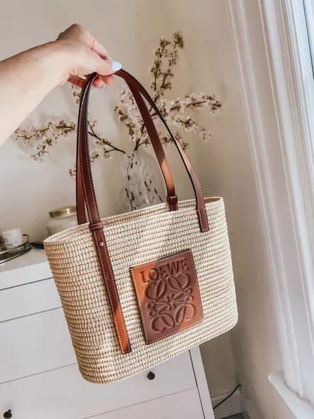 Loewe Square Basket Bag, Loewe Ibiza Bag, Designer Summer Bags, Summer Handbag, Loewe Raffia Bag Outfit, Loewe Beach Bag, Loewe Raffia Bag, Loewe Tote Bag, Raffia Bag Outfit