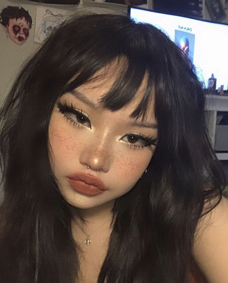 @/heartsh8ped.box on insta Makeup Emo, Egirl Makeup, Flot Makeup, Alt Makeup, Swag Makeup, Smink Inspiration, Alternative Makeup, Emo Makeup, Dope Makeup