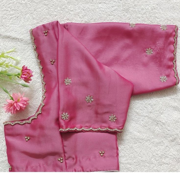 Maggam Work Blouse Designs Latest Simple Half Hands, Theard Work Blouse Designs Simple, Silk Blouse Simple Embroidery, Simple Work Blouses Maggam, Simple Work On Blouse Designs, Blouse Work Simple Designs, Simple Tread Works For Blouse, Very Simple Maggam Work Designs, Very Simple Aari Work Blouse Design Pink