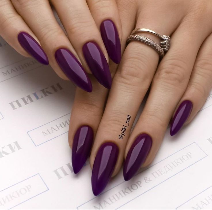 Plum Nails Almond Shape, Read Nail Ideas, Deep Purple Almond Nails, Jewel Tone Nail Colors, Dark Blue Almond Nail Designs, Eggplant Color Nails, Autumn Nails Purple, Dark Purple Almond Nails, Dark Violet Nails