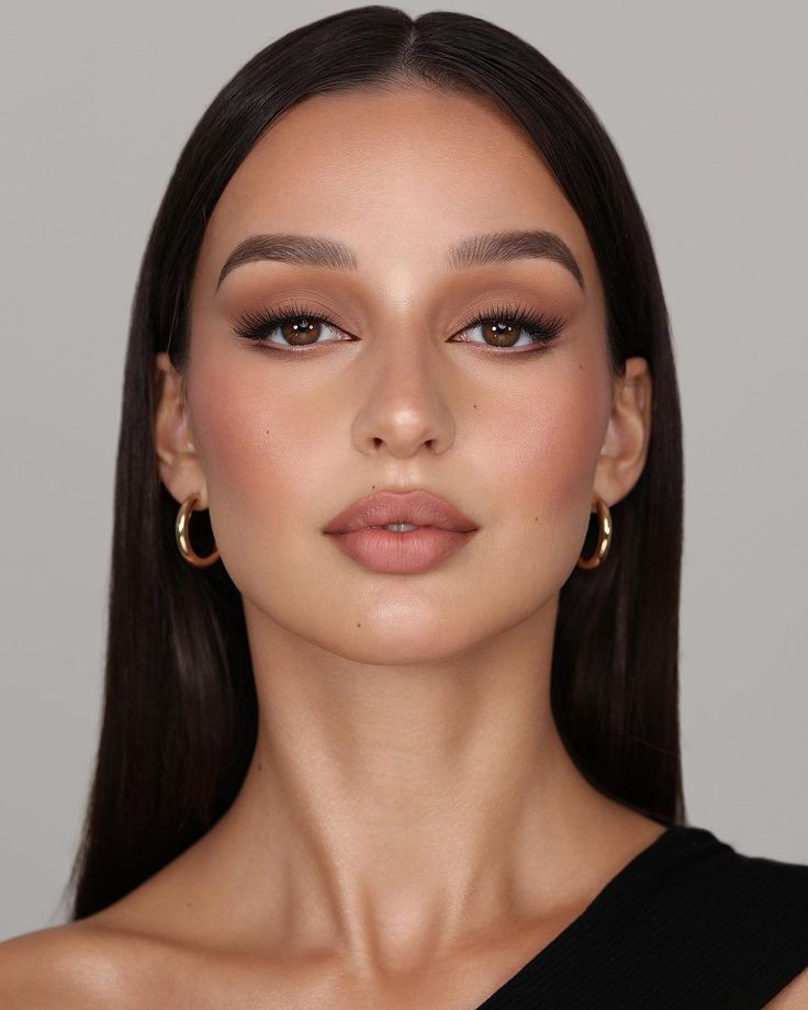 hindash on Instagram: "✨SUMMER SIZZLE✨ on @maryyelal ✨PRODUCTS: ✨SKIN: @hindash Color Fluid in ‘Carve’ + @charlottetilbury Hollywood Flawless Filter ‘2’.…" Wedding Makeup For Brown Hooded Eyes, Everyday Makeup Brown Eyes, Bridesmaid Makeup Hooded Eyes, Hooded Eye Bridal Makeup, Bridal Makeup Round Face, Wedding Makeup For Hooded Eyes, Wedding Makeup Hooded Eyes, Bridal Makeup For Hooded Eyes, Hooded Eye Makeup Looks