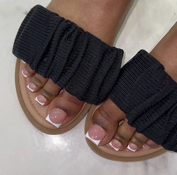 Toes Black Women, Nurse Nails, French Tip Toes, French Toes, French Top, Black French Tips, Acrylic Toes, Acrylic Toe Nails, Toe Nail Color