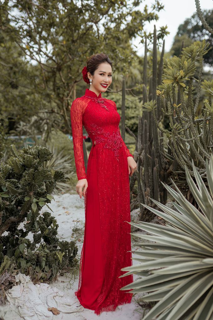 Luxurious sequin ao dai with beading Viet Wedding Tea Ceremony Hair, Intricate Embroidery Ao Dai For Wedding, Fitted Ao Dai With Intricate Embroidery For Ceremony, Long Sleeve Dresses With Intricate Embroidery For Ceremony, Ceremonial Fitted Ao Dai With Intricate Embroidery, Ceremony Ao Dai With Intricate Embroidery, Elegant Ao Dai With Intricate Embroidery For Ceremony, Fitted Long Sleeve Evening Dress For Ceremony, Elegant Embroidered Ao Dai With Stand Collar