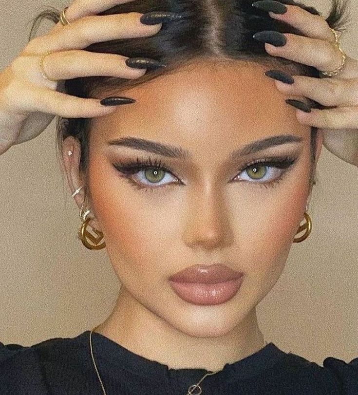 Ball Makeup, Maquillage On Fleek, Natural Prom Makeup, Makeup Looks For Green Eyes, Stile Hijab, Prom Eye Makeup, Prom Makeup Looks, Formal Makeup, Smink Inspiration