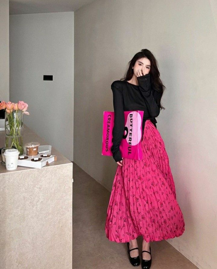 Long Hot Pink Skirt Outfit, Dusty Pink Skirt Outfit, Ootd Rok Pink, Hot Pink Hijab Outfit, Hot Pink Outfit Ideas Casual, Hot Pink Outfits Aesthetic, Hot Pink Skirt Outfit, Deep Winter Palette Outfits, Pink Skirt Outfits