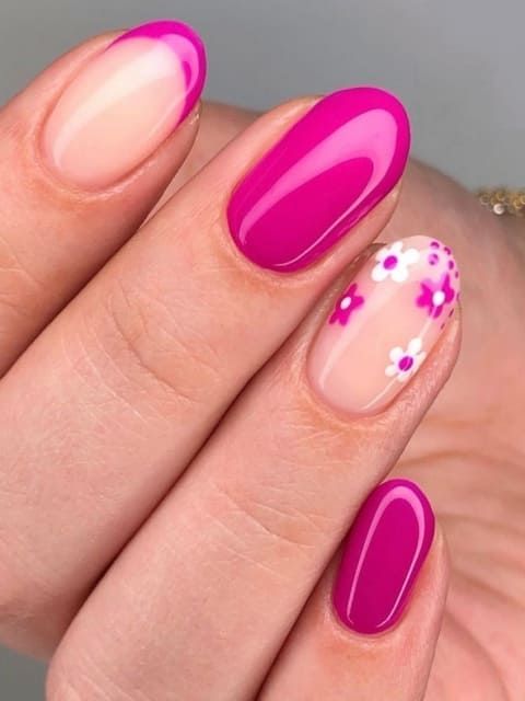 Magenta Nails Design Short, Dark Pink Gel Nail Designs, Pretty Nails Design Inspiration Pink, Short Nail Ideas Flowers, Dark Pink Nails With Flowers, Fuschia Nails Design Nailart, Flower Design Gel Nails, Flowers Nails Art, Bright Pink Gel Nail Designs