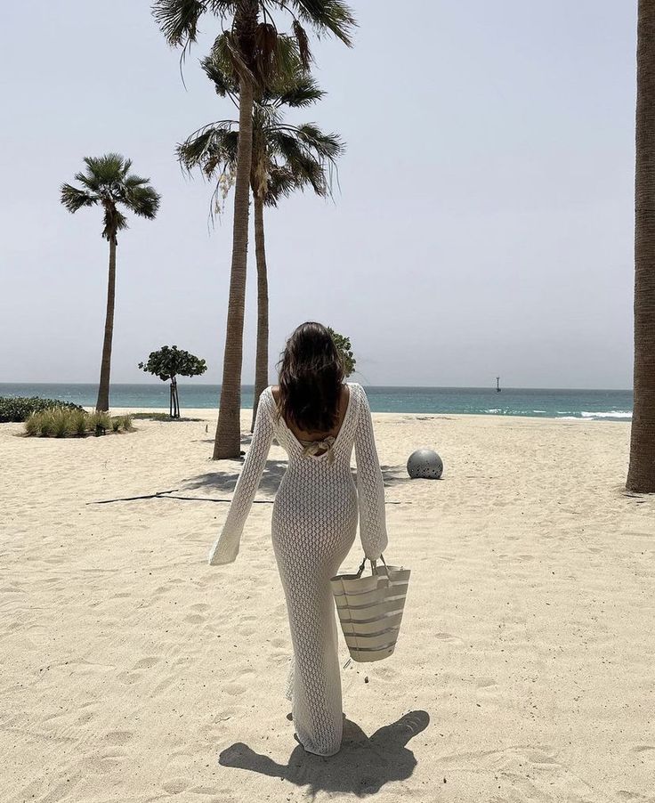 beach summer swimming coverup strawbag cover up dress 2023 summer Summer Fits Aesthetic, Vacay Fits, Italian Summer Outfits, Europe Travel Outfits, Summer Picture Poses, European Summer Outfits, Vacay Outfits, Beach Photography Poses, Vacation Pictures