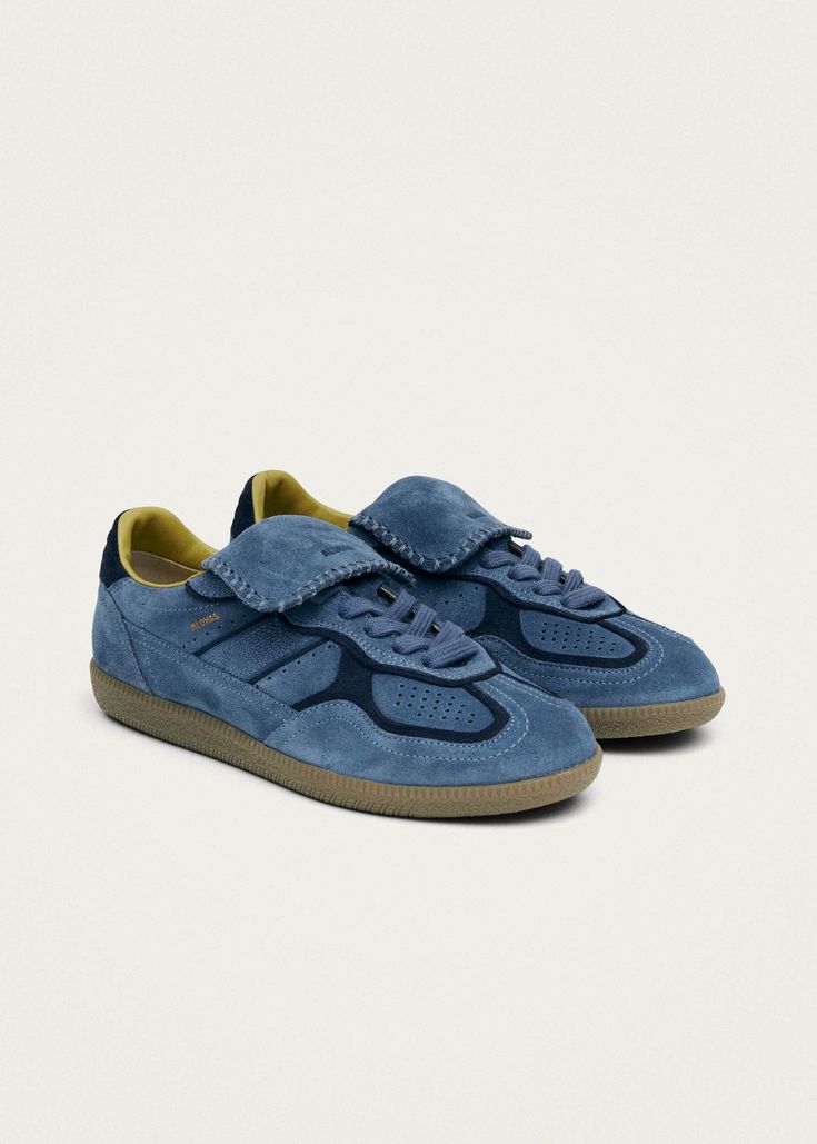 Tb.490 Club Suede Blue Leather Sneakers | ALOHAS Outfit Inso, Soccer Shoes, Suede Sneakers, The Vamps, Blue Suede, Papua New Guinea, Mozambique, Bosnia And Herzegovina, Haiti