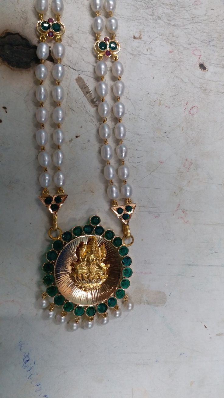 Muthu Malai Designs Gold, Pendent Design, Statement Jewelry Outfit, Pearl Bridal Jewelry Sets, Ruby Choker, Lakshmi Pendant, Coral Collection, Antique Necklace Gold, Indian Gold Necklace Designs