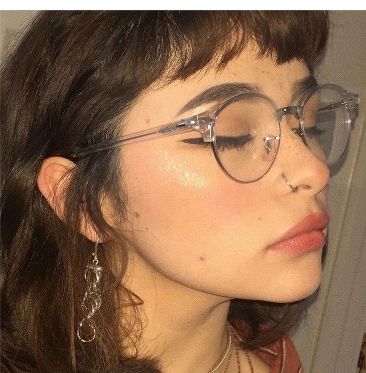 @peachcristine Circular Glasses, Glasses Aesthetic, Circle Glasses, Piercing Septum, Glasses Makeup, Cute Glasses, Diy Beauty Hacks, Girls With Glasses, Prom Makeup