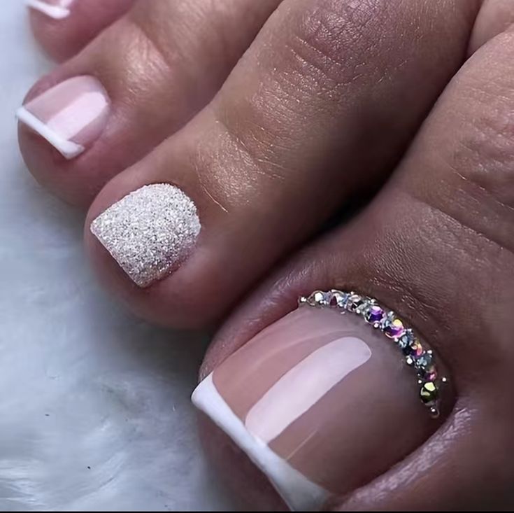 Pink Jeweled Nails, Press On Toenails, Colored Nail Tips, Fake Toenails, Gel Toe Nails, Acrylic Toe Nails, Acrylic Toes, Valentine Nails, Toe Nail Designs