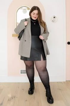 Curves and cozy vibes: Fall fashion for every body type Alternative Fall Fashion, Plus Size Fall Dresses, Outfits For Midsize Women, Outfits For Midsize, Midsize Women, Dress Like Celebrity, Nyc Streets, Classy Fall Outfits, Chic Prints