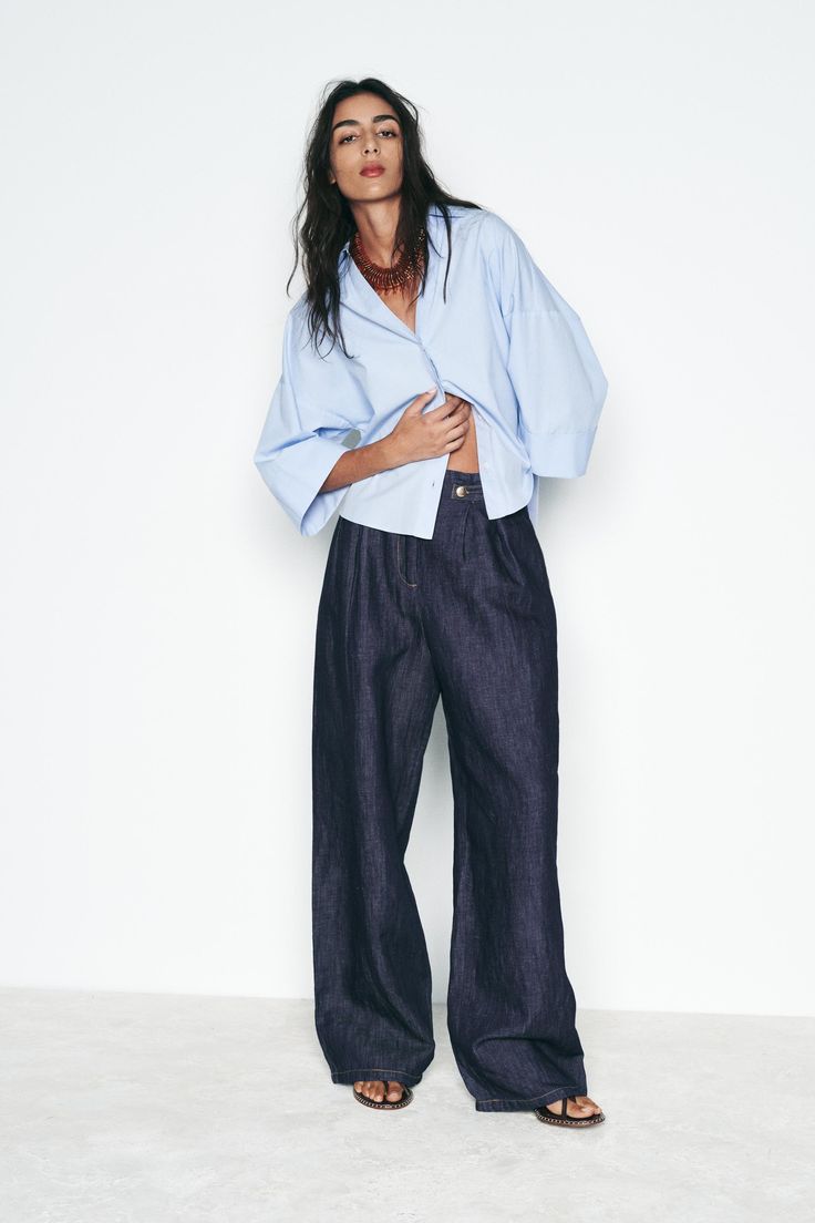 POPLIN SHIRT WITH VOLUMINOUS SLEEVES Johnny Collar, Voluminous Sleeves, What To Wear Today, Zara Fashion, Cardigan Sweater Jacket, Tshirt Skirt, Jeans Rock, T Shirt Vest, Skorts