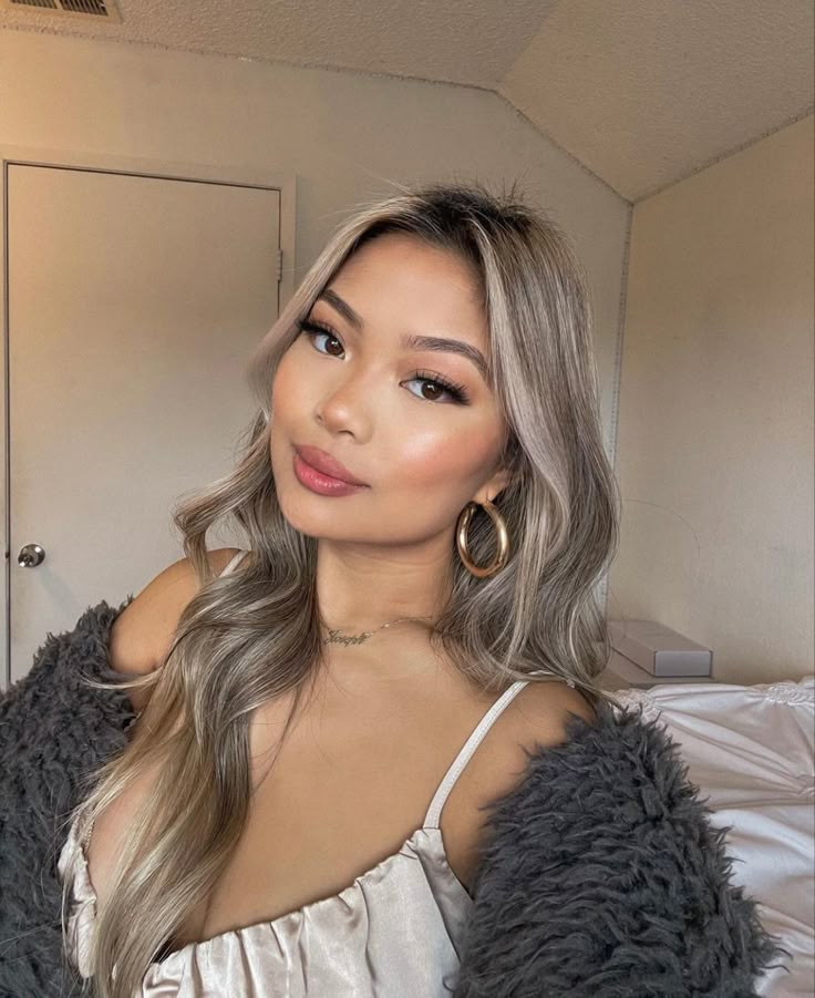 Cool Blonde Asian Hair, Balayage Ash Brown Blonde, Cool Blonde Hair Color Asian, Balayage Hair Gray Ash Blonde, Brown Blonde Balayage Asian, Beige Blonde Asian Hair, Abg Balayage Hair, Blonde Hair Dye Ideas For Brunettes, Ashy Blonde Hair With Lowlights Brown