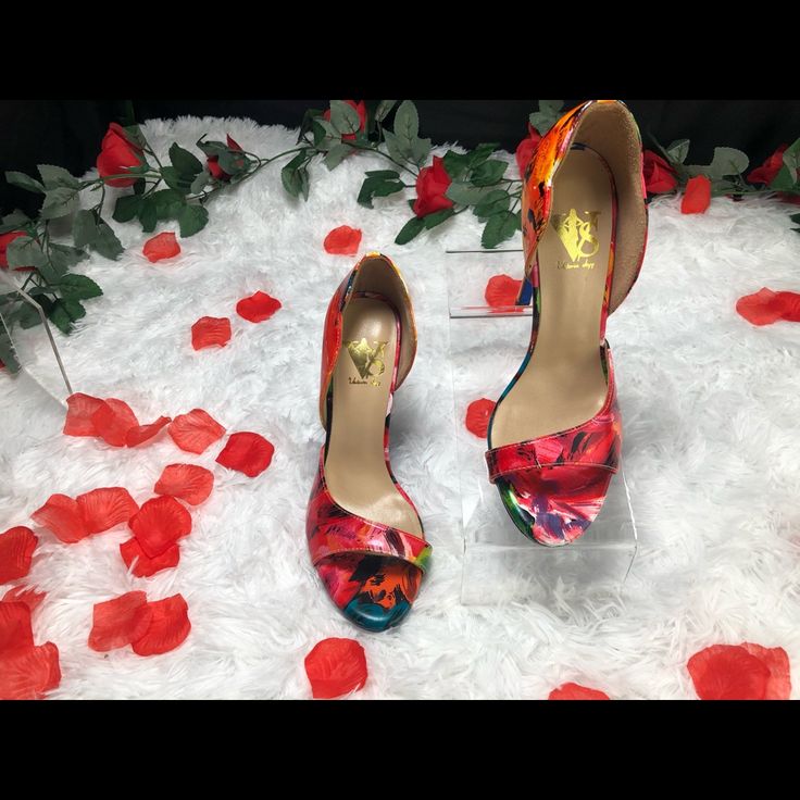 Beautiful Victoria Skyy Floral 4 1/2 “ Heels With Blue Bottoms They Will Love Seeing You Come Or Go With These On. Euro Sz 38 No Box Blue Floral Print Open Toe Heels, Floral Print Open Heel Party Heels, White Block Heel Sandals, White Block Heels, Tan Pumps, Black Suede Shoes, Strappy Block Heels, Pointy Toe Heels, Floral Heels