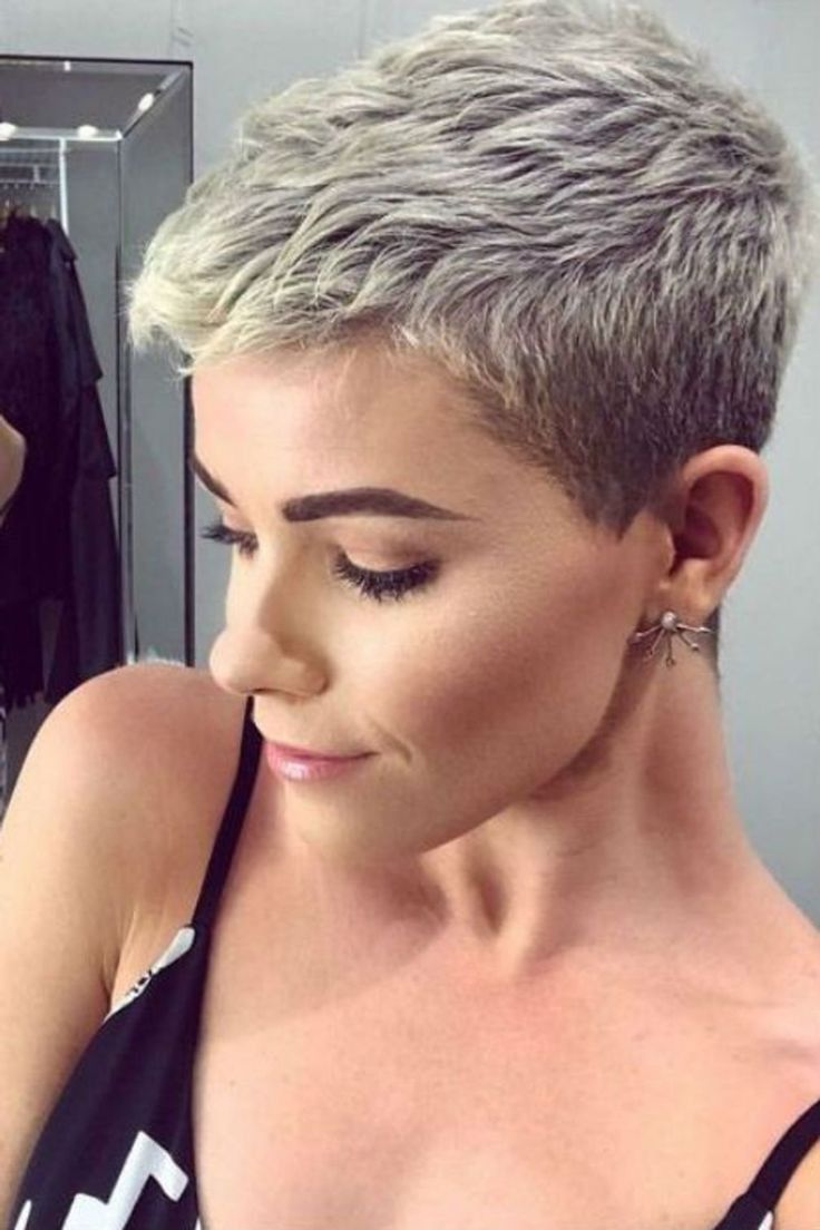 Super Short Haircuts, Taper Fade Haircut, Crop Hair, Cool Short Hairstyles, Really Short Hair, Short Hair Pixie Cuts, Short Hair Undercut, Super Short Hair, Short Grey Hair