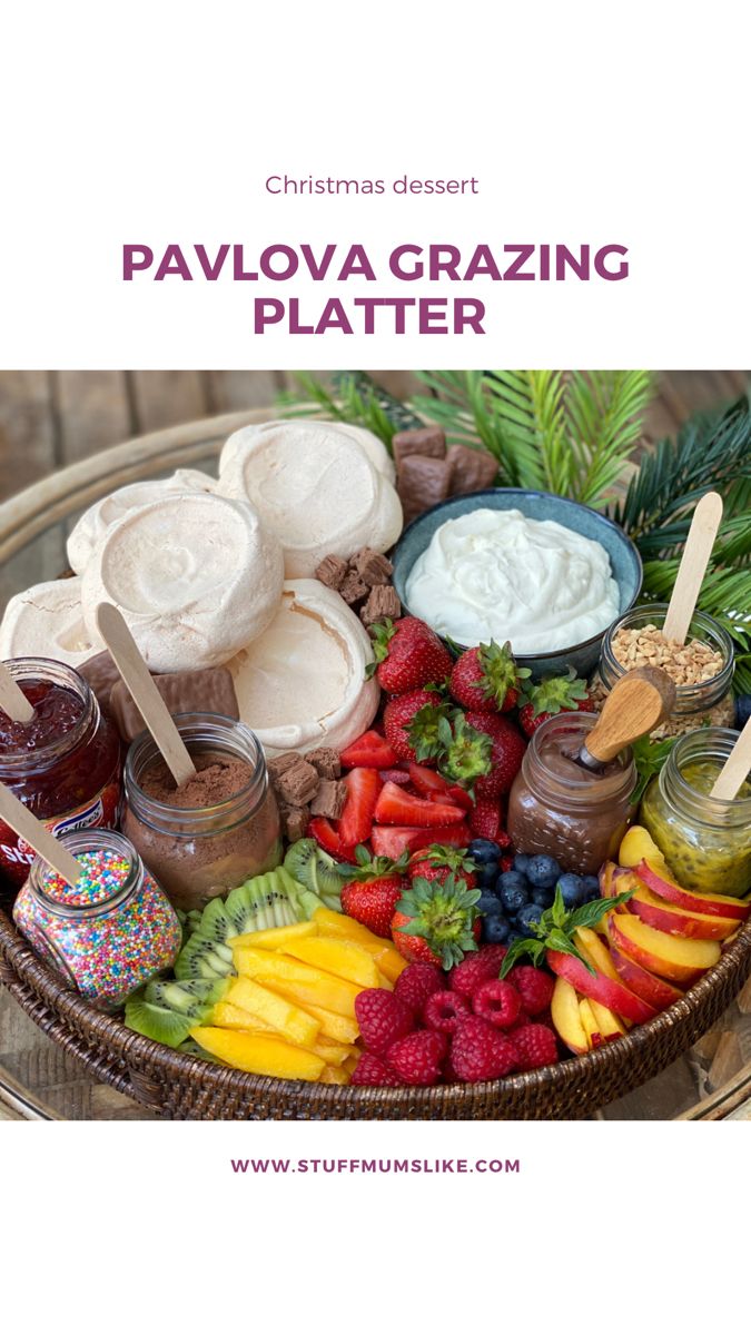 A tray of pavlovas and toppings Christmas Pavlova Ideas, Pavlova Grazing Platter, Easy Dessert For Christmas, Christmas Dessert Platter, Dessert For Christmas, Australia Day Celebrations, Christmas Pavlova, Grazing Platter, Dessert Platter