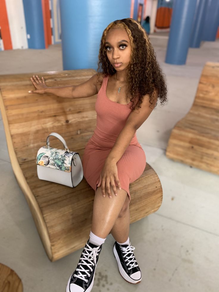 Chunk Taylor Converse Outfit, Platform Chuck Taylors Outfit, Dress And Converse Outfit, High Top Platform Converse Outfits, Converse Outfit Black Women, Star Hike Converse Outfit, Outfits With Platform Converse, Platform Converse Black, Platform Converse Outfits