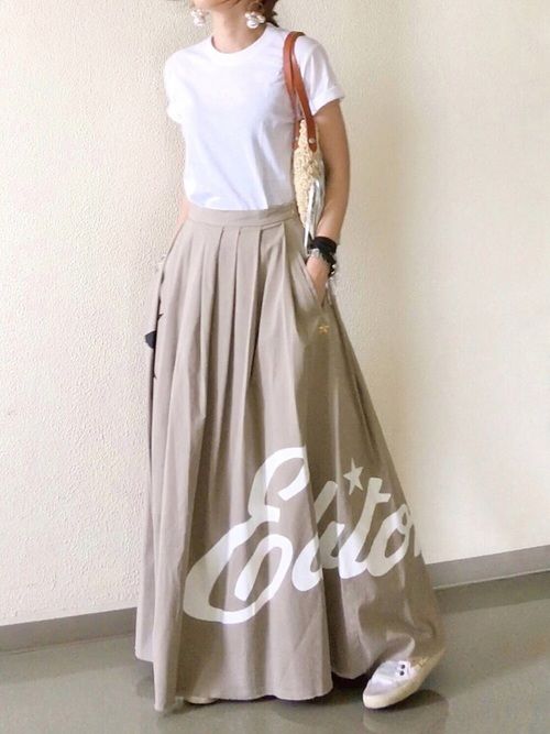 Japan Style Outfits, Japan Fashion Casual, Japanese Minimalist Fashion, Stylish Outfits Casual, Chic Clothing Style, Japanese Minimalist, Long Skirt Fashion, Japan Outfit, Clothing Photography