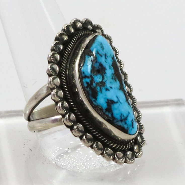 Bague en argent sterling sertie de turquoise Kingman naturelle d'Arizona.

 Taille de bague : 8,25
 Largeur de réglage de 1 po, hauteur de réglage de 1,375 po
 .25" Largeur de bande Sterling Silver Rings Set, Silver Ring Set, Kingman Turquoise, Ring Set, Sterling Silver Ring, Ring Sets, Turquoise Ring, Turquoise Bracelet, Silver Ring