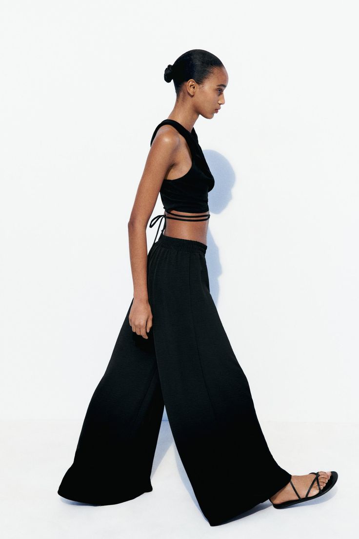 Palazzo Trousers, Flowy Pants, Black Trousers, Short En Jean, Palazzo Pants, Swimwear Accessories, Pants Black, Zara Women, Linen Shirt