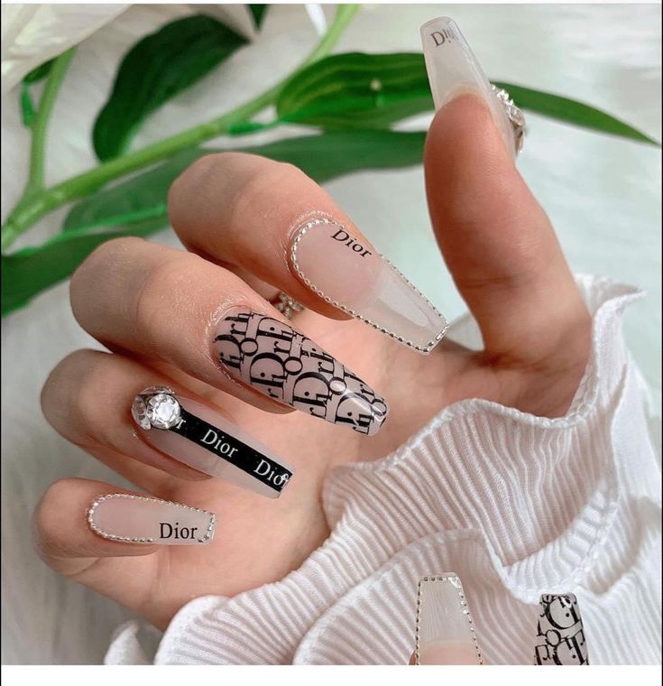 Clear Glitter Nails, Louis Vuitton Nails, Dior Nails, Unghie Sfumate, Kawaii Nails, Luxury Nails, Beautiful Nail Art, Nail Extensions, Nail Decals