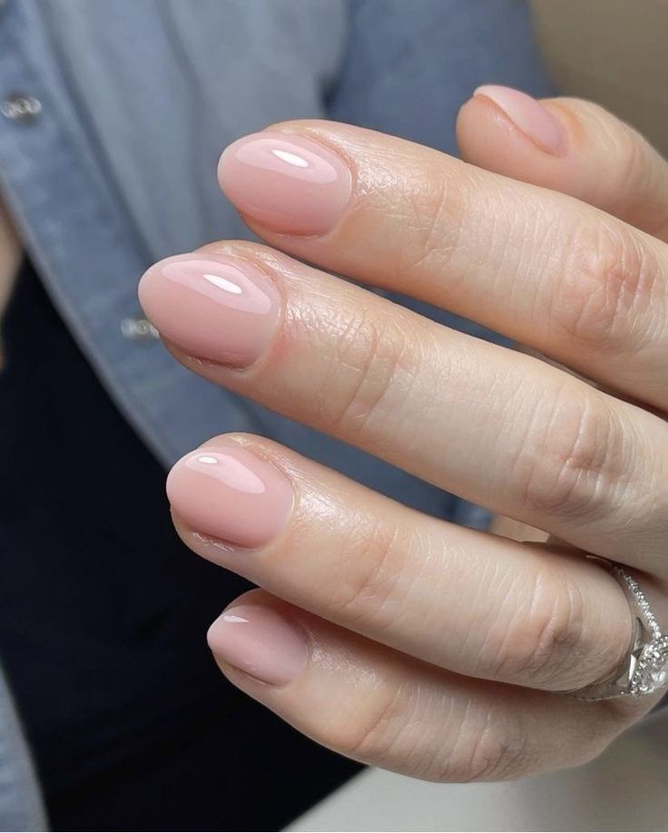 Natural Looking Acrylic Nails Short Round, Short Rounded Nails Gel, Short Nail Bed Acrylic Nails, Bridesmaid Dip Nails, Dip Nails With Tips Oval, Simple Short Neutral Nails, Neutral Nails For Work, Slightly Rounded Nails, Short Acrylic Nails Circle