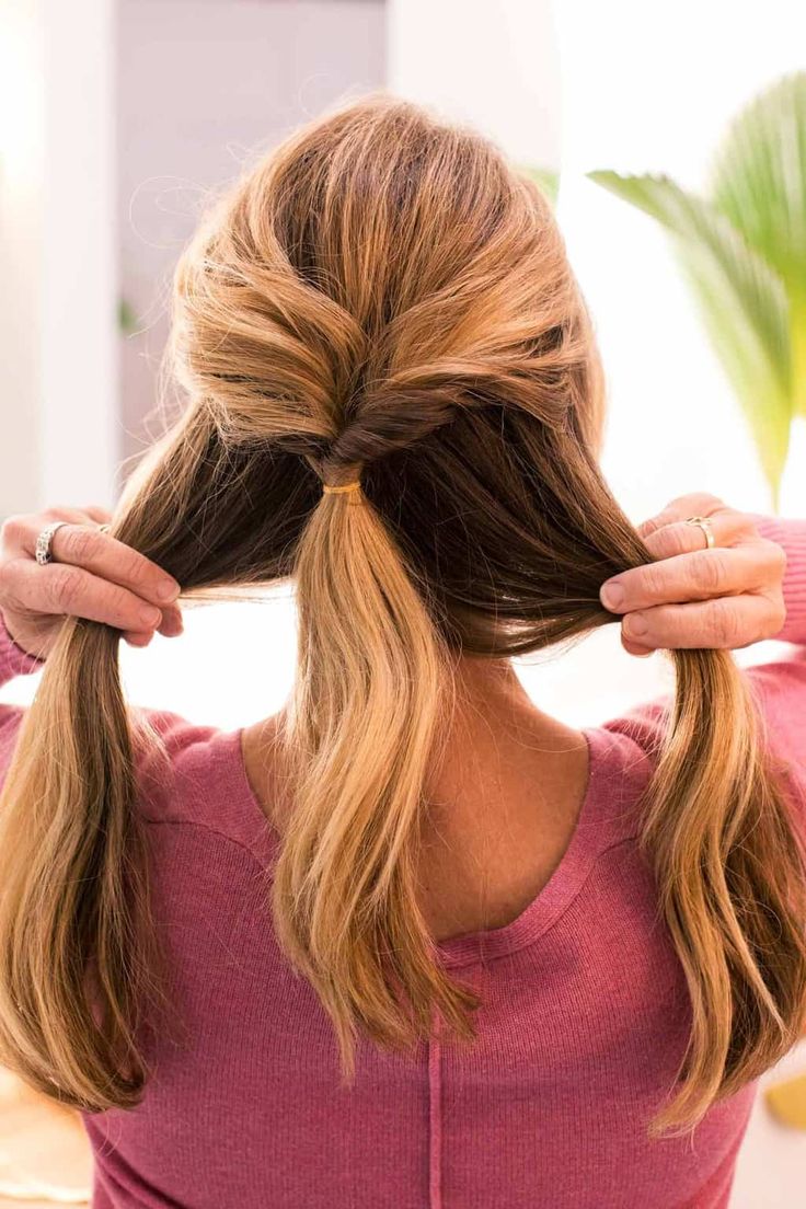 Whether you are busy or in between a workout, we have 5 super easy dirty hair hairstyles for going in between washes with a good dry shampoo. #sugarandcloth #dirtyhairstyles #hair #hairstyles #dryshampoo #updo #braids #ponytail #hairaccessory #headband #scrunchie #bowties #hairclip #topknot Easy Dirty Hair Hairstyles, Dirty Hair Hairstyles, Easy Workout Hairstyles, Good Dry Shampoo, Casual Updo, Updo Braids, Braids Ponytail, Super Easy Hairstyles, Cloth Diy