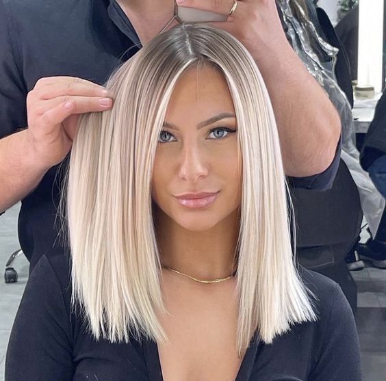 Long Bob Hairstyles Platinum Blonde, Platinový Blond, Blonde Hair With Roots, Icy Blonde Hair, Cool Blonde Hair, Fall Blonde, Blonde Hair Inspiration, Blonde Hair Shades, Blonde Hair Looks