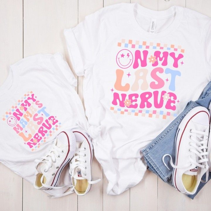 In LOVE with these "On My Mama's Last Nerve" matching mommy and me shirts! Available in both colors for both the boys and the girls. Comment "Last Nerve" for the link! Photos Mom And Daughter, Matching Outfit For Family, Mom And Son Shirts, Christmas Bodysuit, Mom And Daughter Matching, Mom And Son, Y2k Baby Tee, Mom And Daughter, Matching Outfit